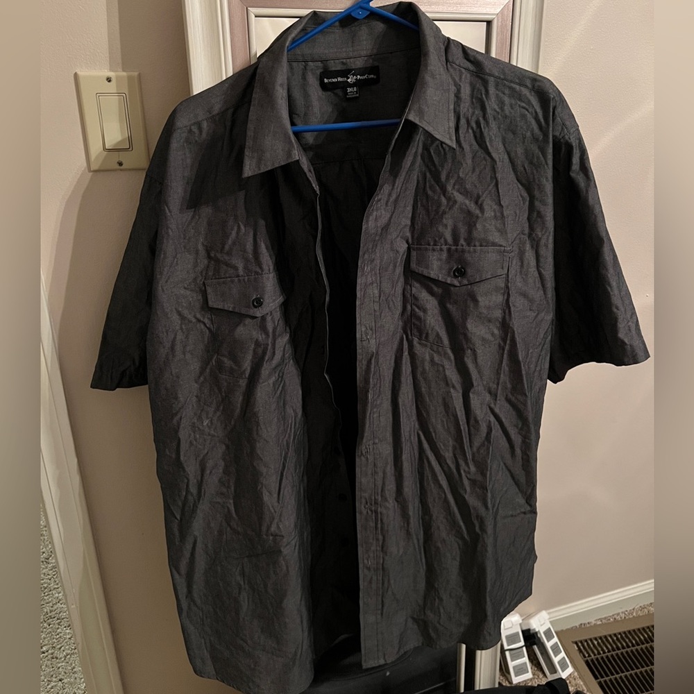 Two short sleeve button up 3xl shirts (grey)